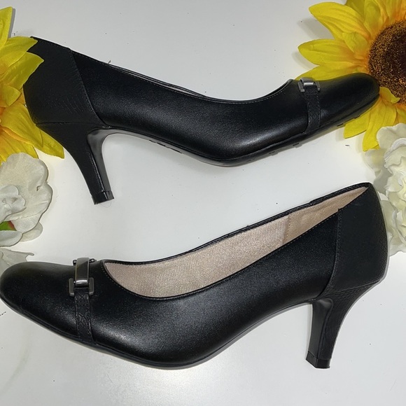 Life Stride heels - Picture 3 of 4